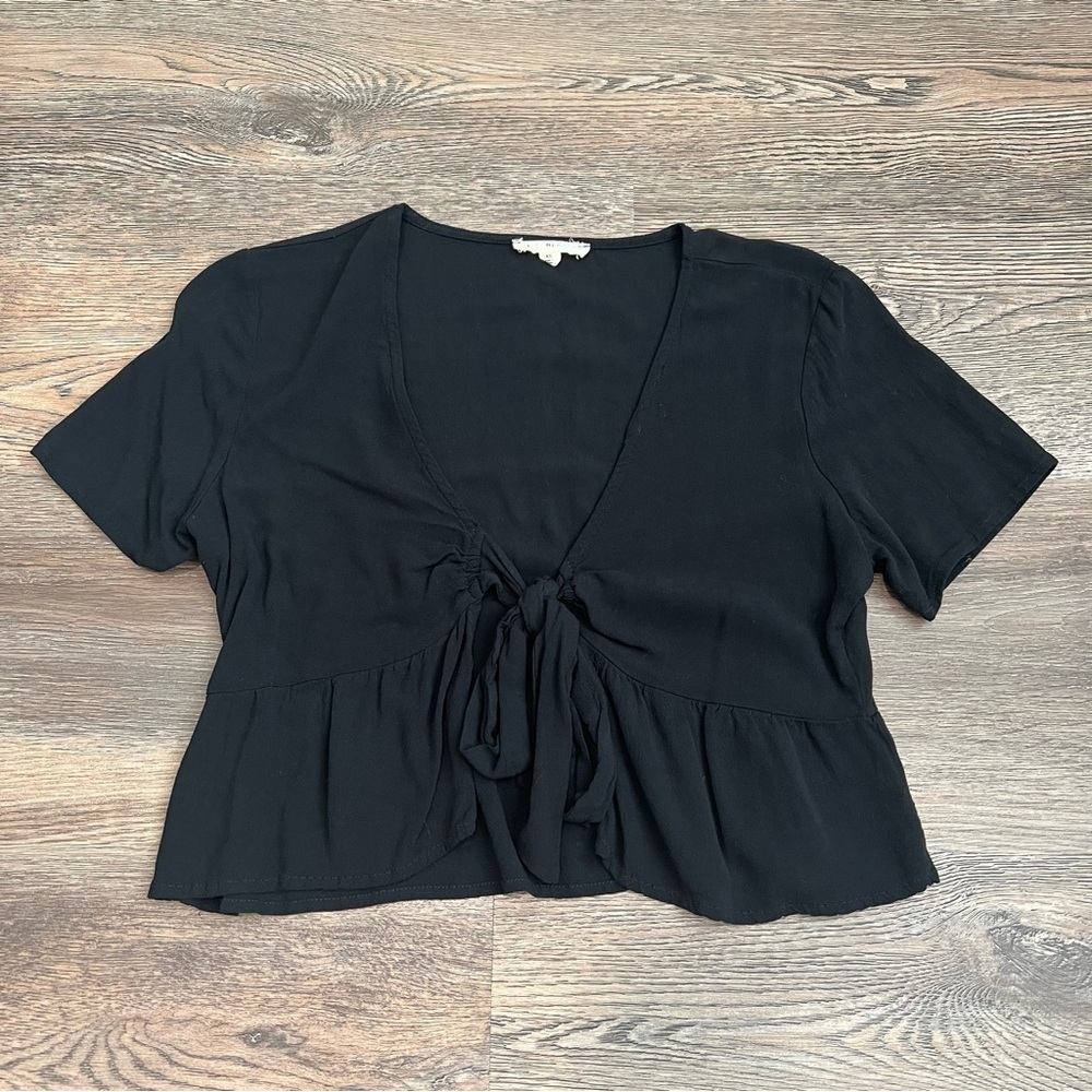 La Hearts Women's Black Tie-Front Top
